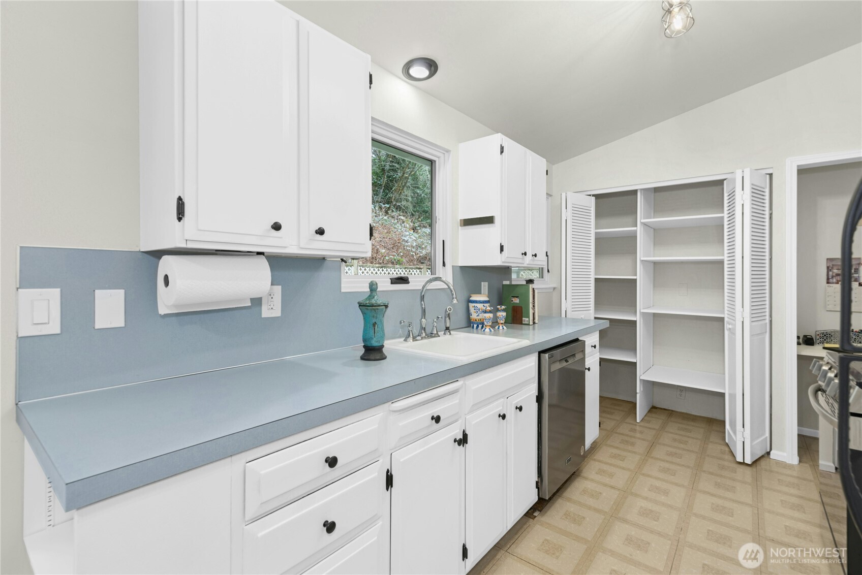 815 NE 200th Street , Shoreline, WA 98155