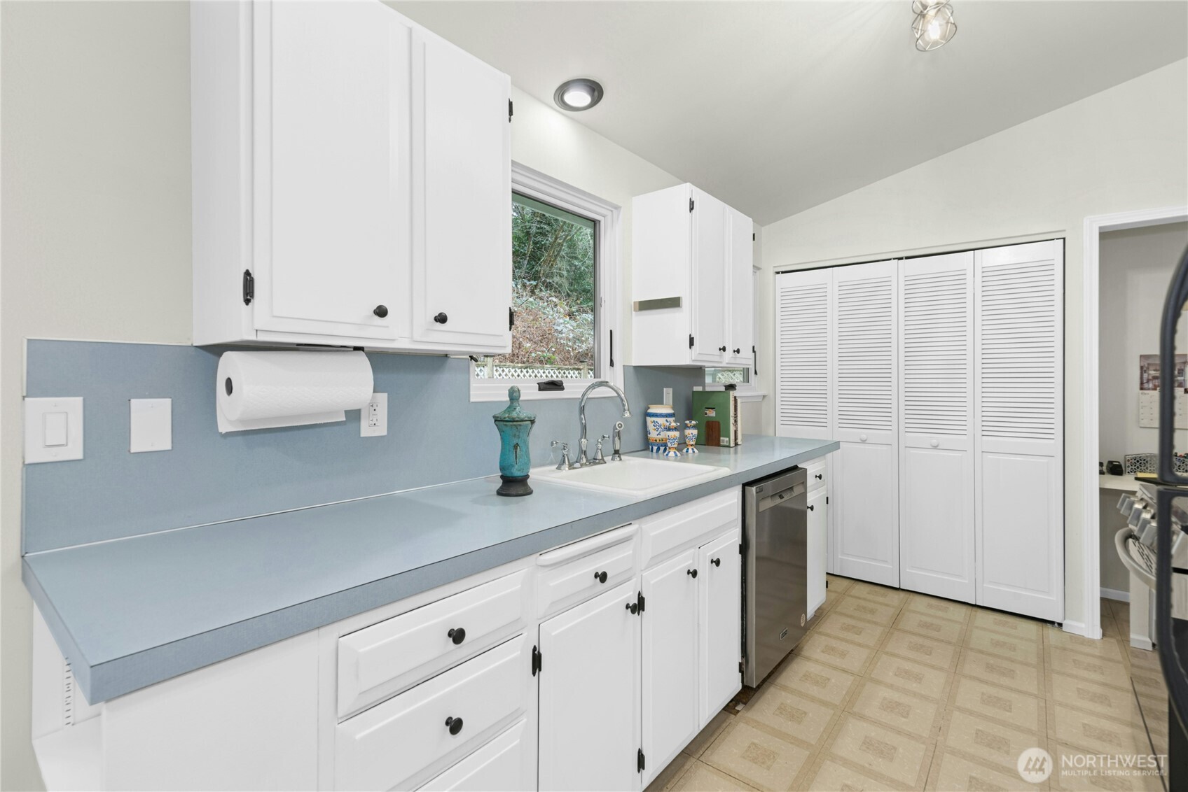 815 NE 200th Street , Shoreline, WA 98155