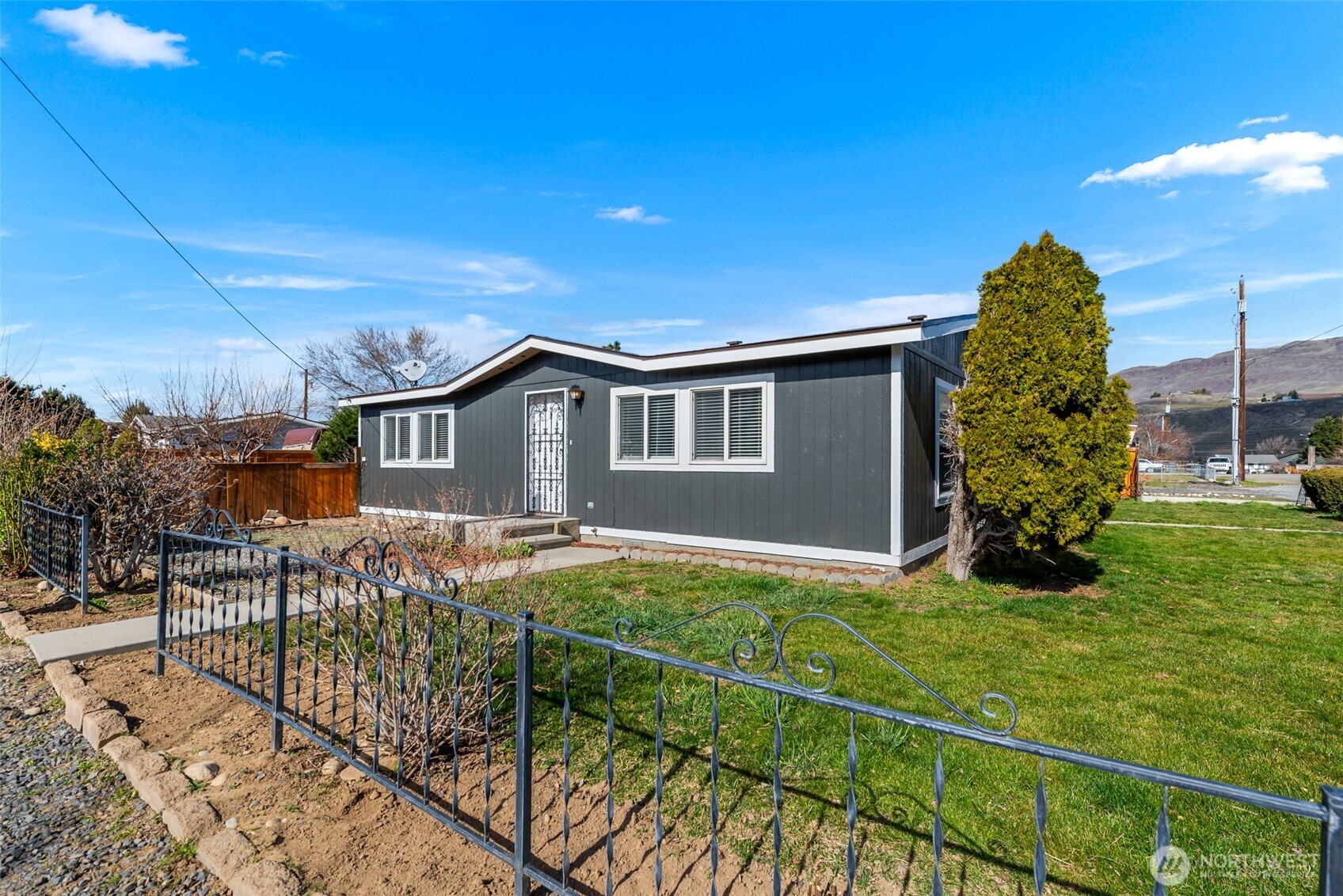 23 Hanna Avenue , Rock Island, WA 98850