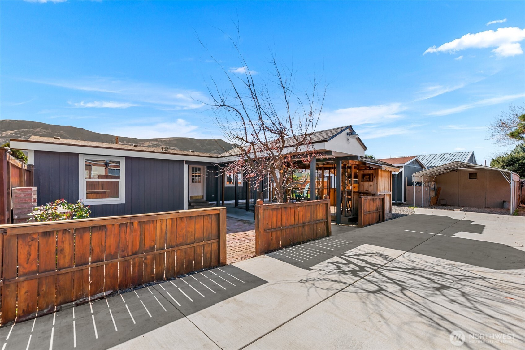 23 Hanna Avenue , Rock Island, WA 98850