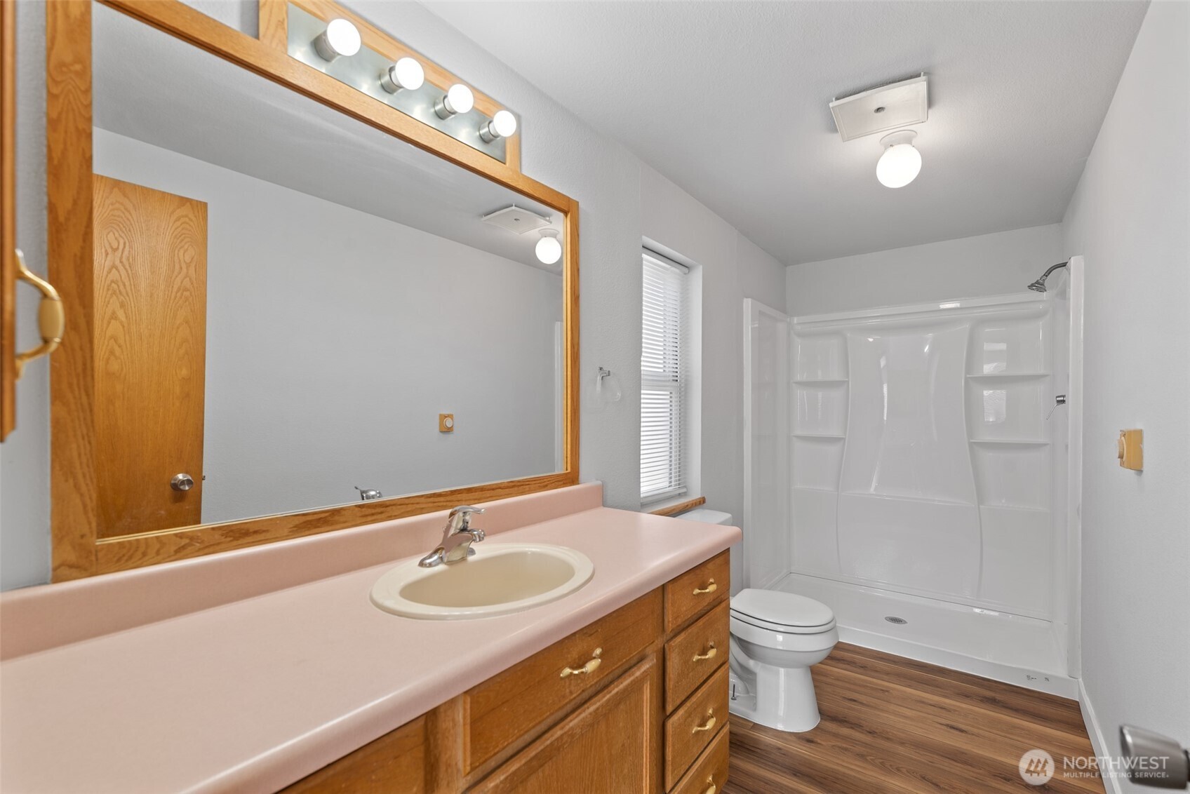 23 Hanna Avenue , Rock Island, WA 98850
