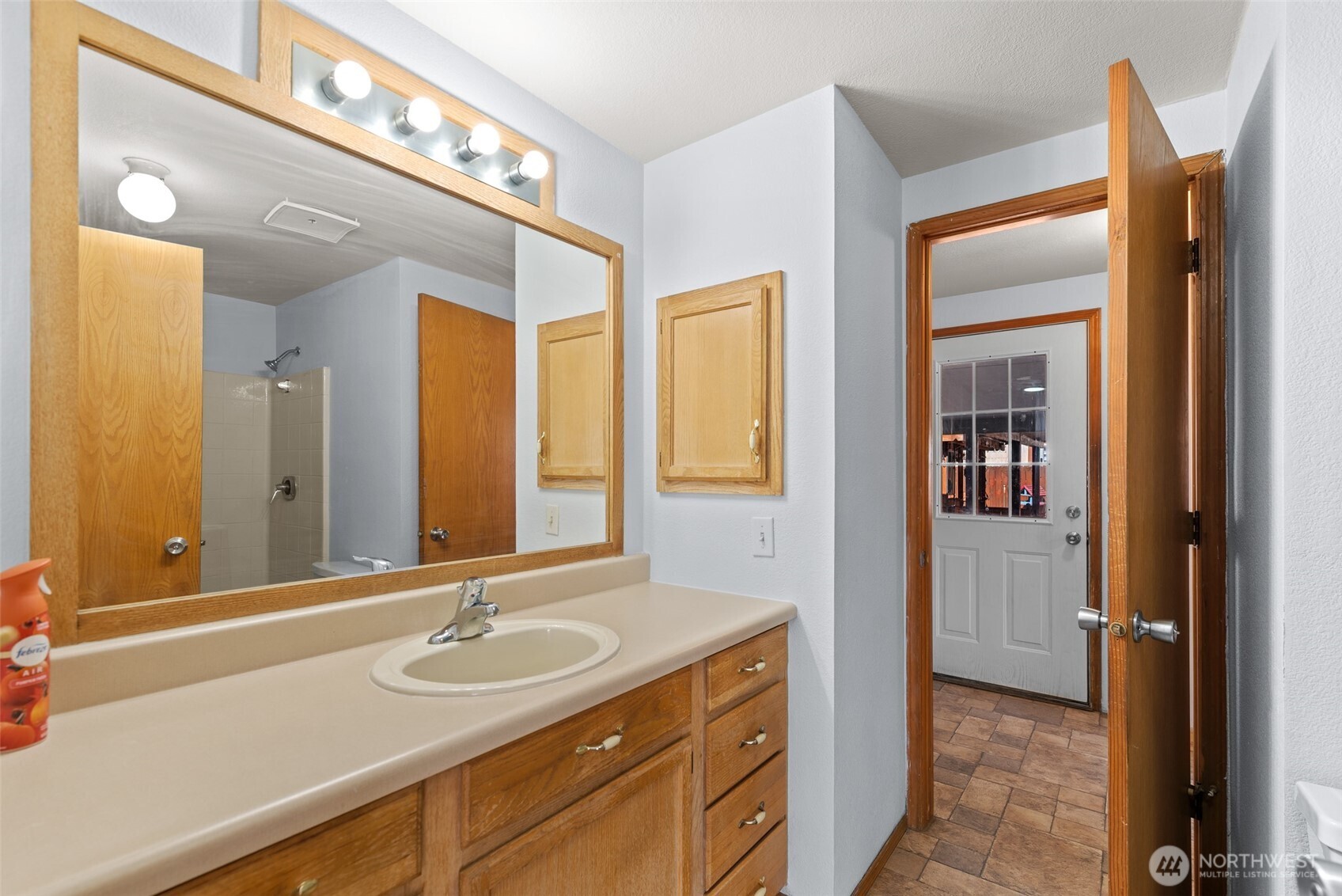 23 Hanna Avenue , Rock Island, WA 98850