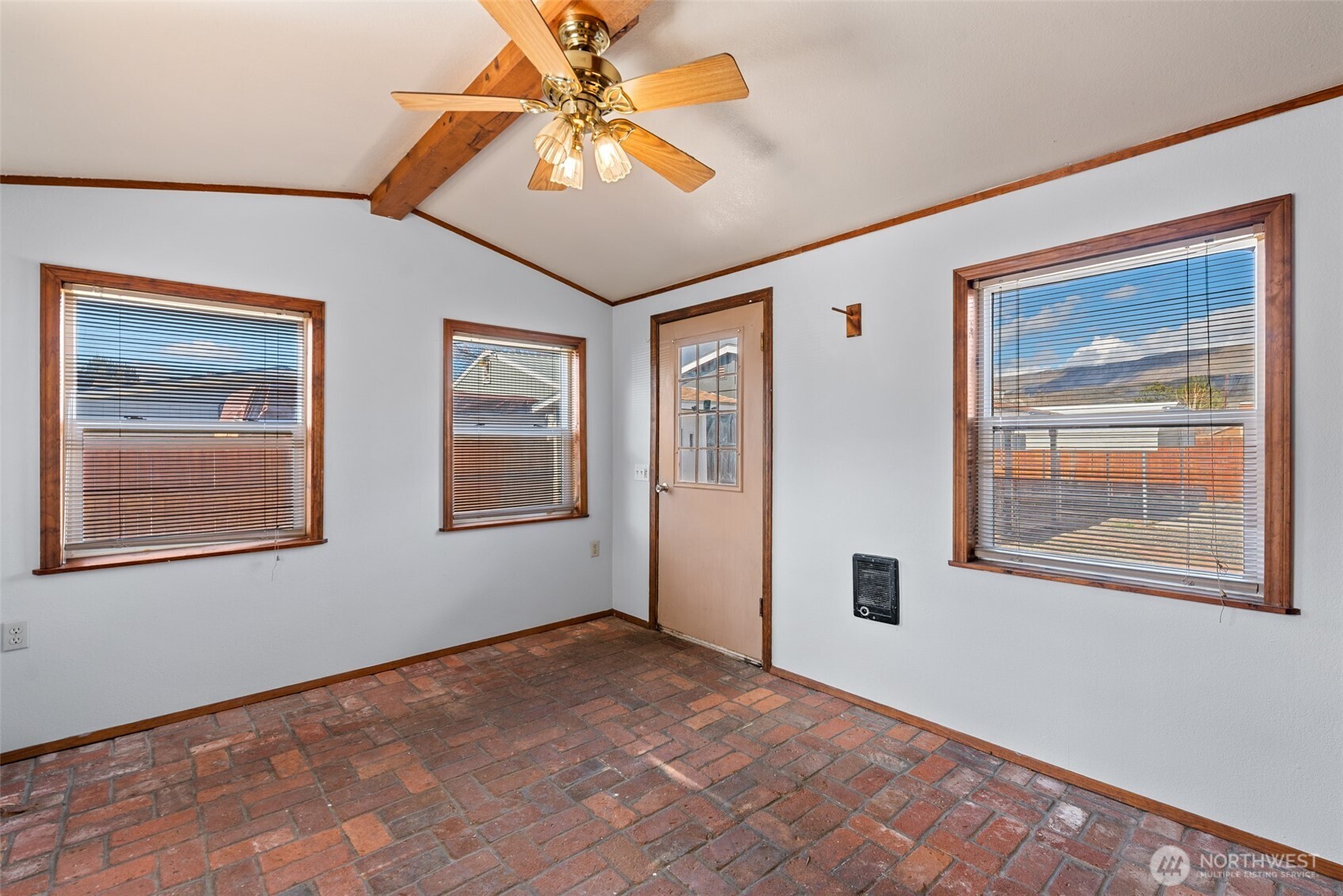 23 Hanna Avenue , Rock Island, WA 98850