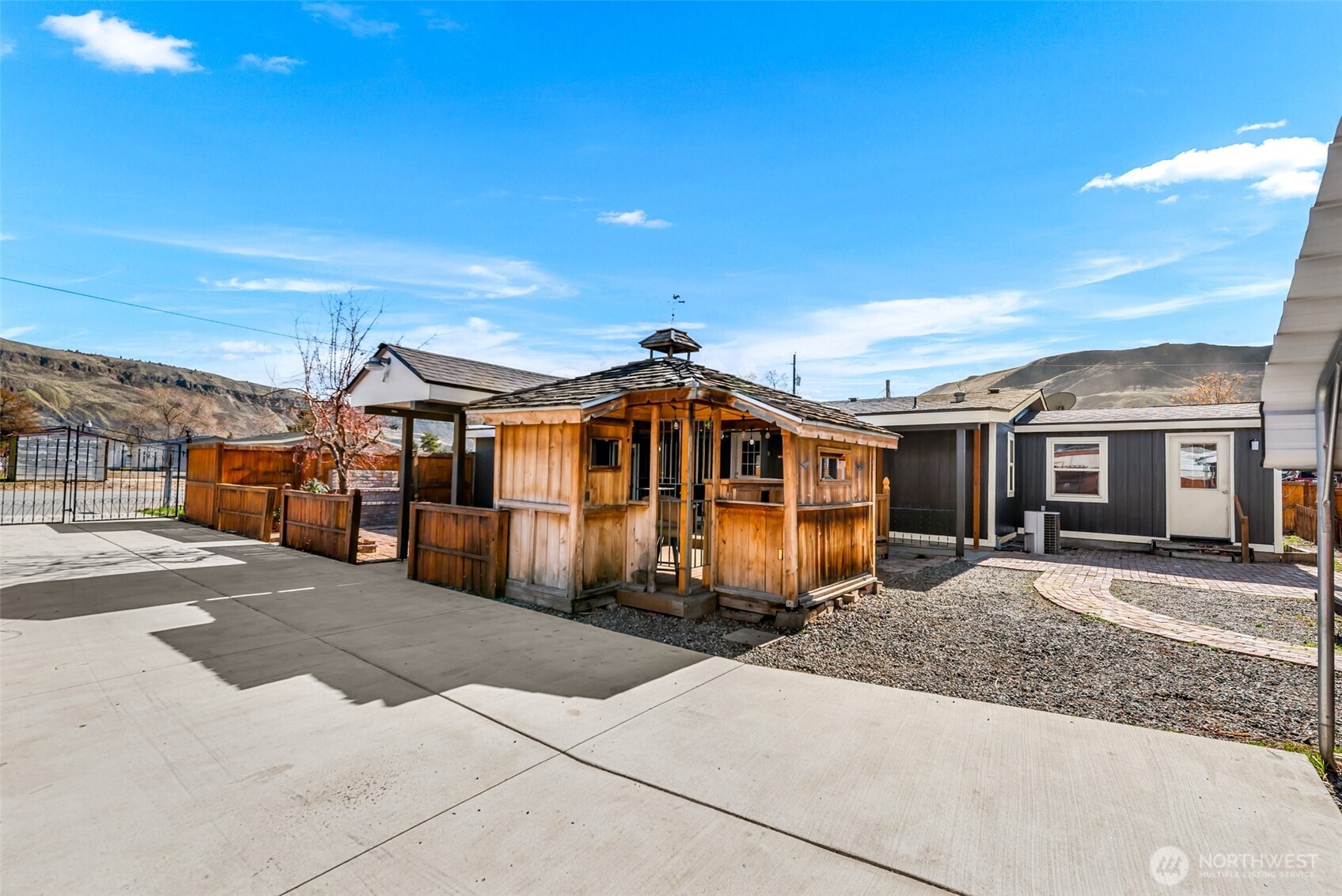 23 Hanna Avenue , Rock Island, WA 98850