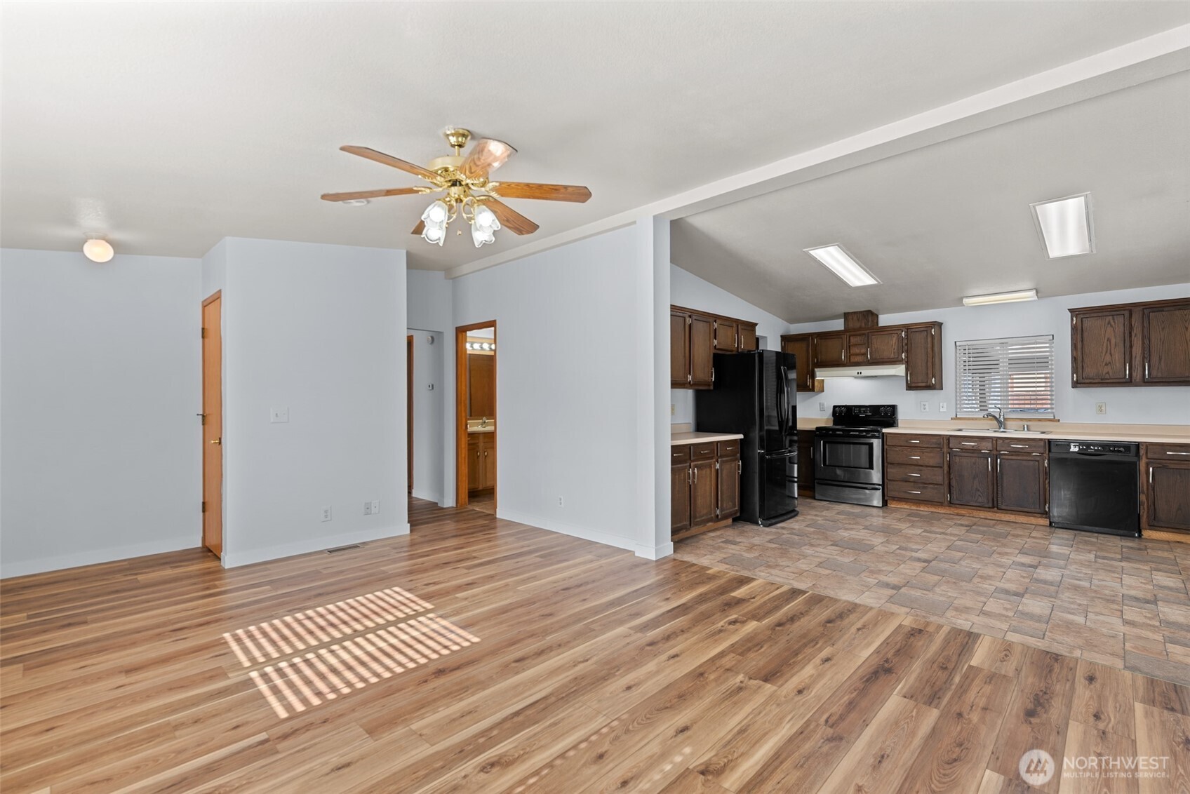 23 Hanna Avenue , Rock Island, WA 98850