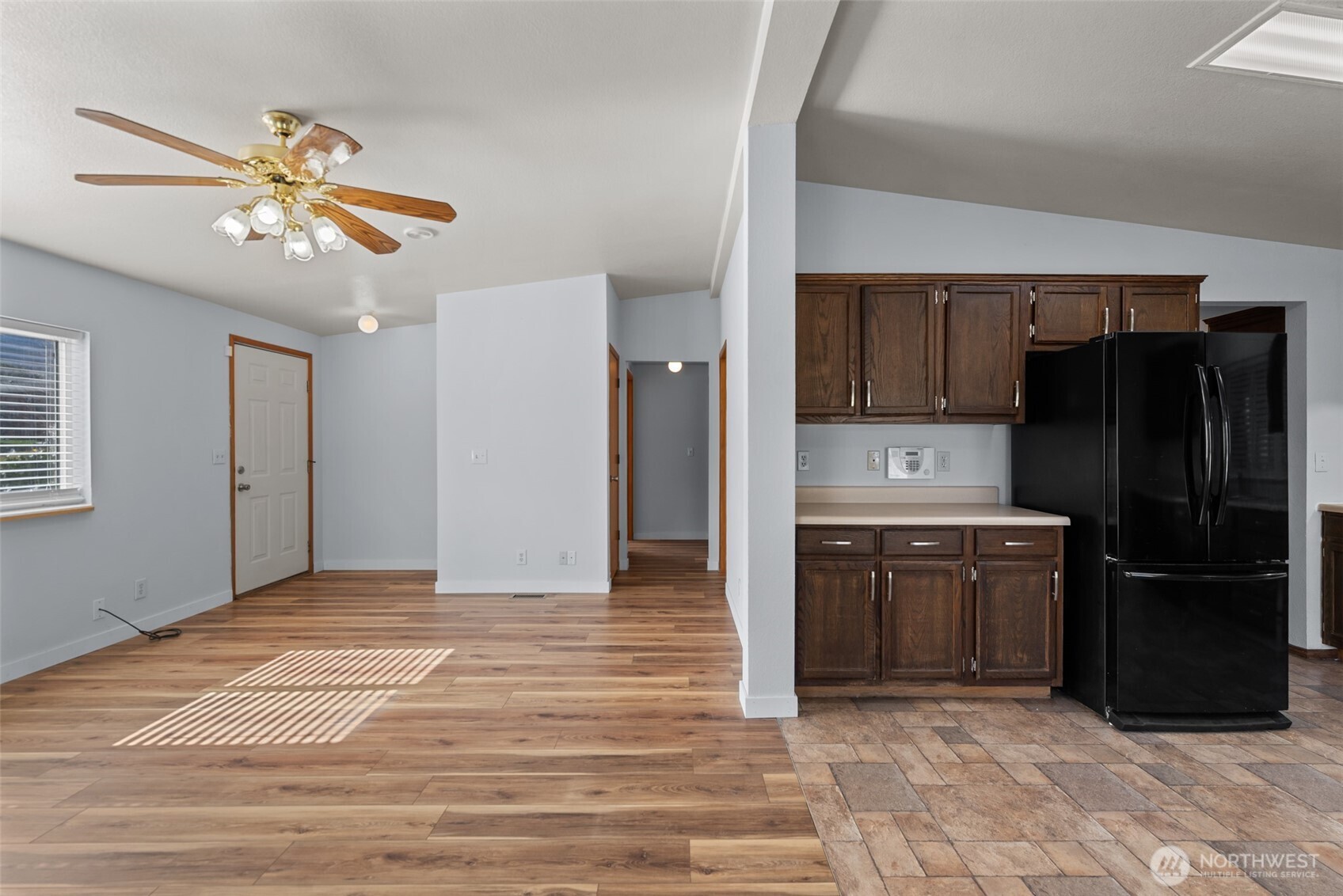 23 Hanna Avenue , Rock Island, WA 98850