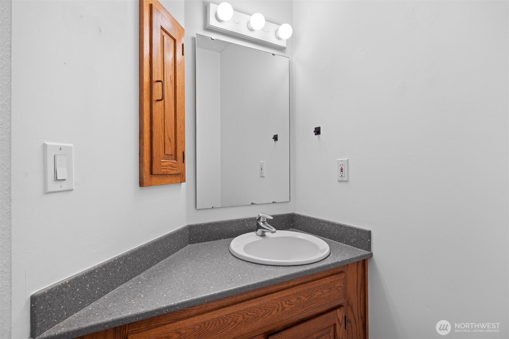 303 13th Avenue E #301, Seattle, WA 98102