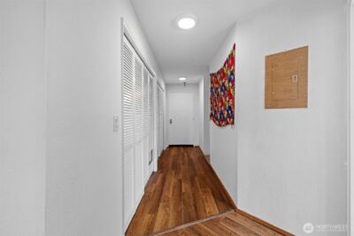 303 13th Avenue E #301, Seattle, WA 98102 - Photo 2