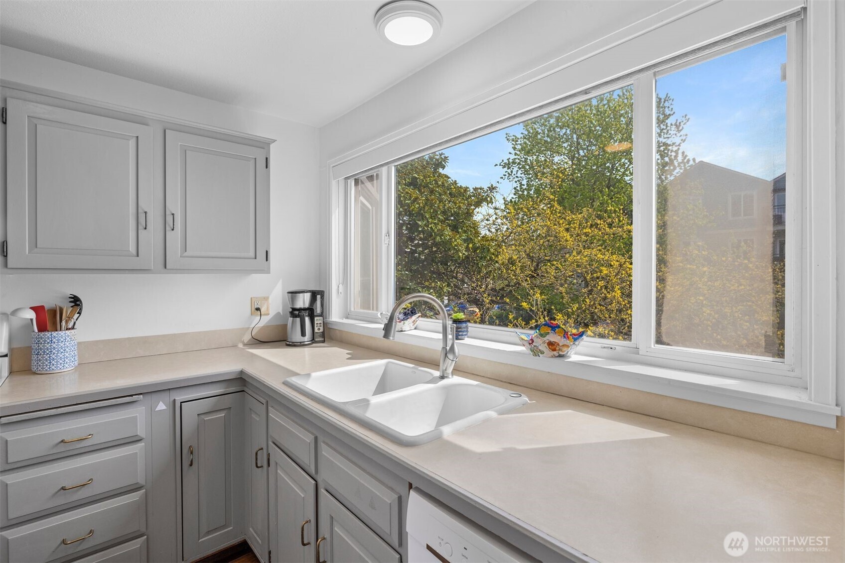 303 13th Avenue E #301, Seattle, WA 98102