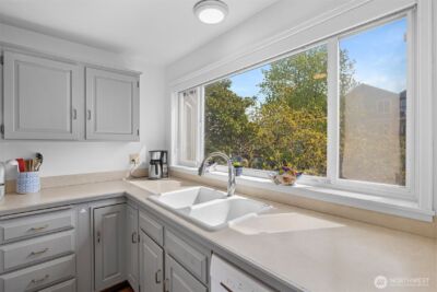 303 13th Avenue E #301, Seattle, WA 98102 - Photo 5