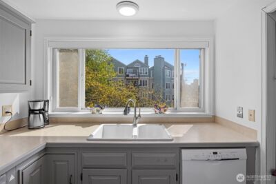 303 13th Avenue E #301, Seattle, WA 98102 - Photo 6