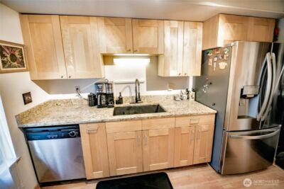 4635 W Lake Sammamish Parkway SE #G305, Issaquah, WA 98027 - Photo 2
