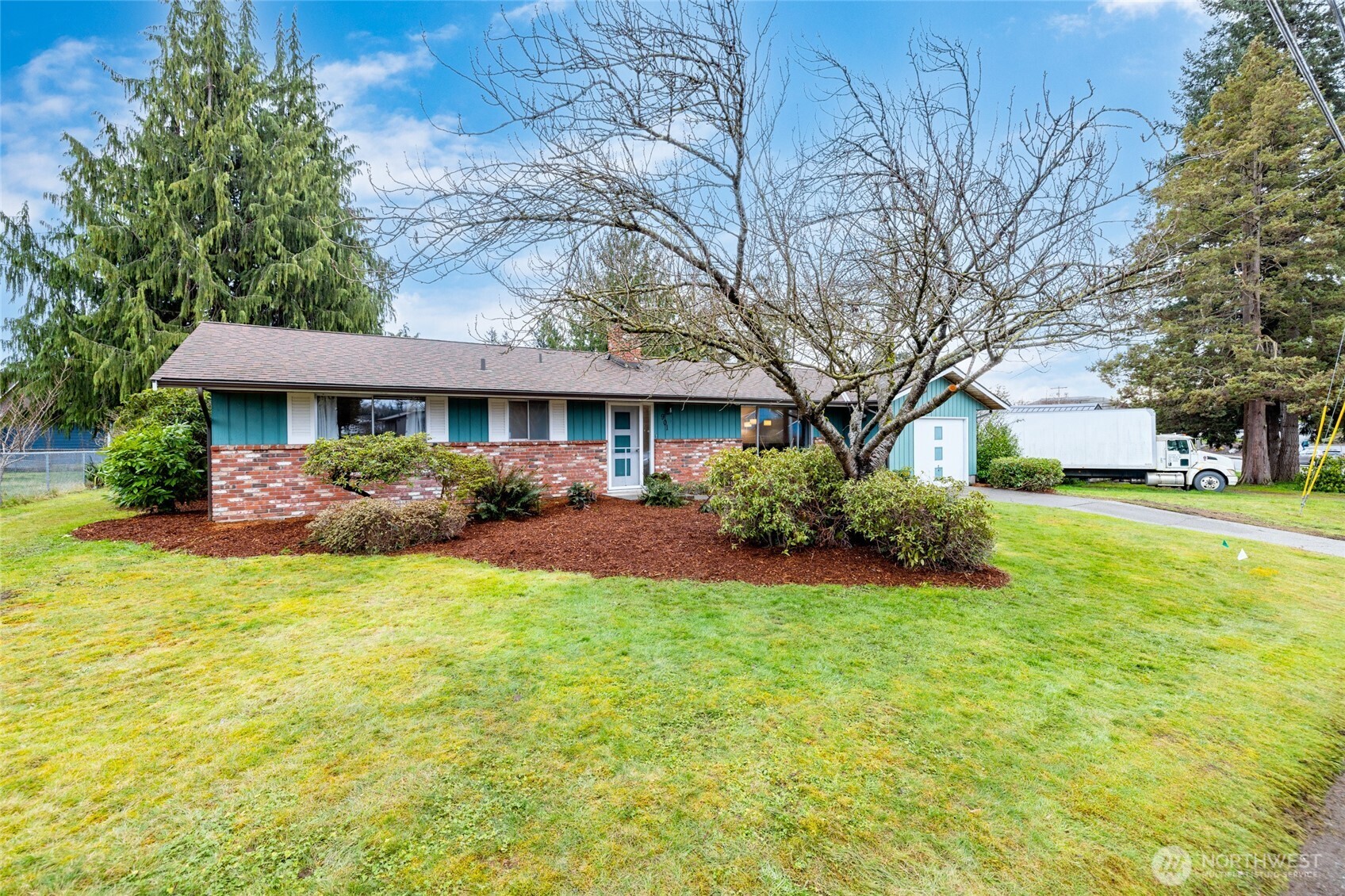 901 13th Street , Snohomish, WA 98290-1841