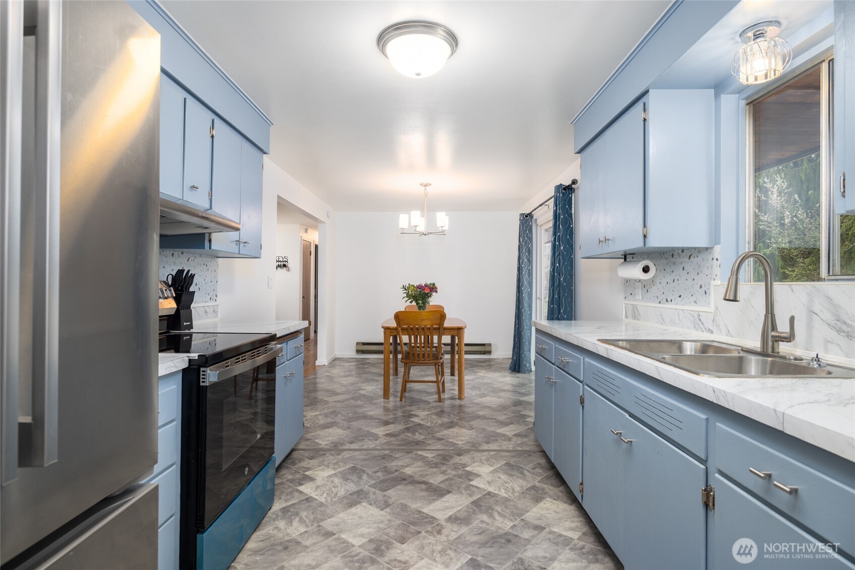 901 13th Street , Snohomish, WA 98290-1841