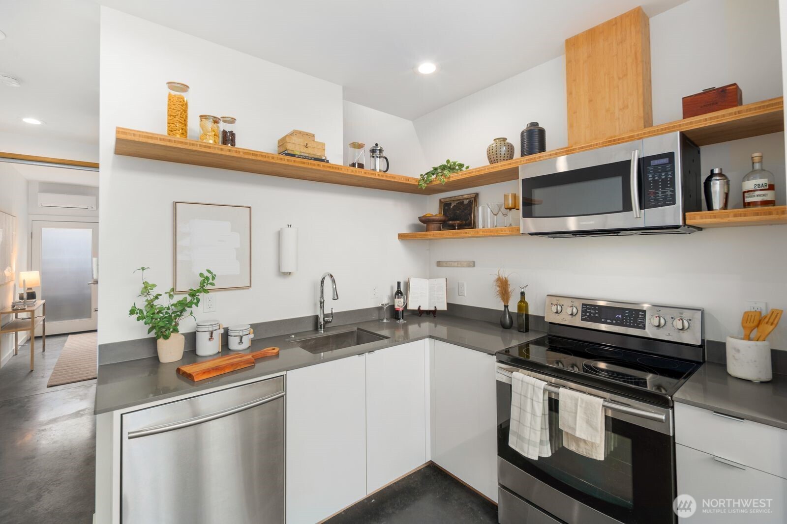 822 NW 49th Street #A, Seattle, WA 98107