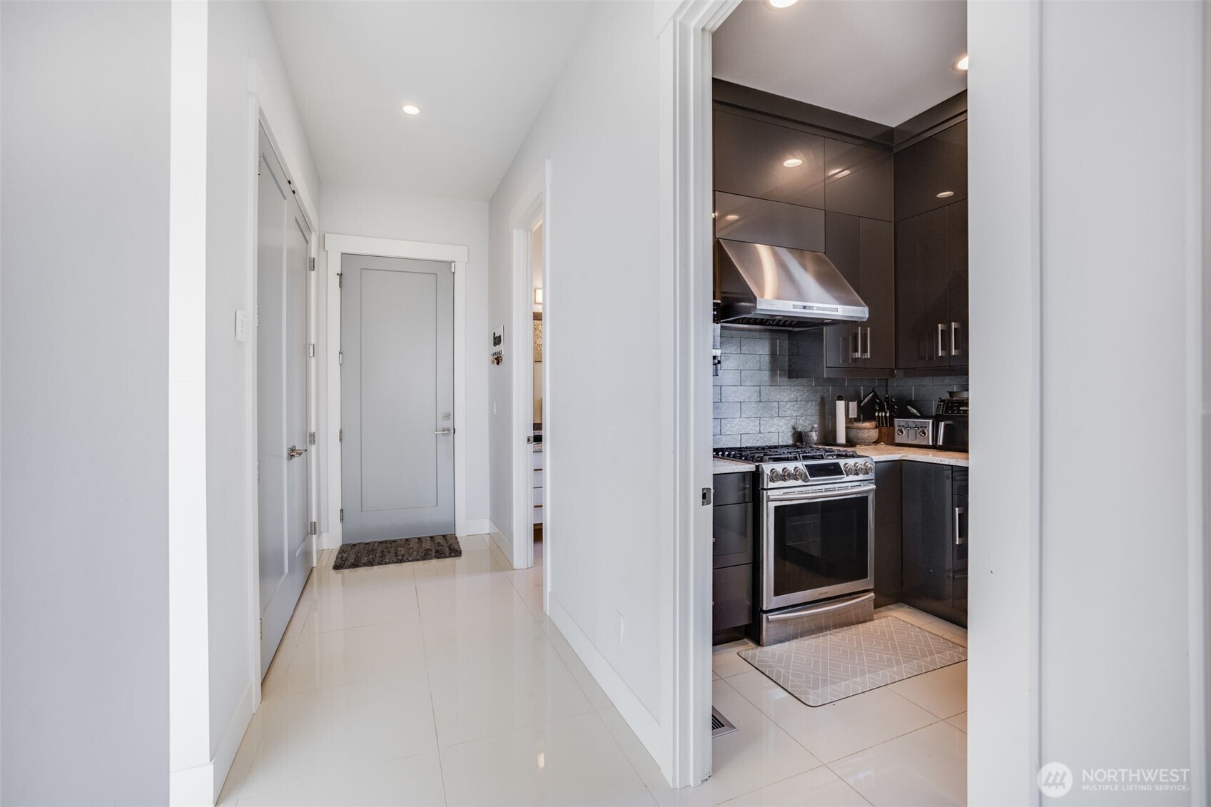 17323 Military Rd S , SeaTac, WA 98188