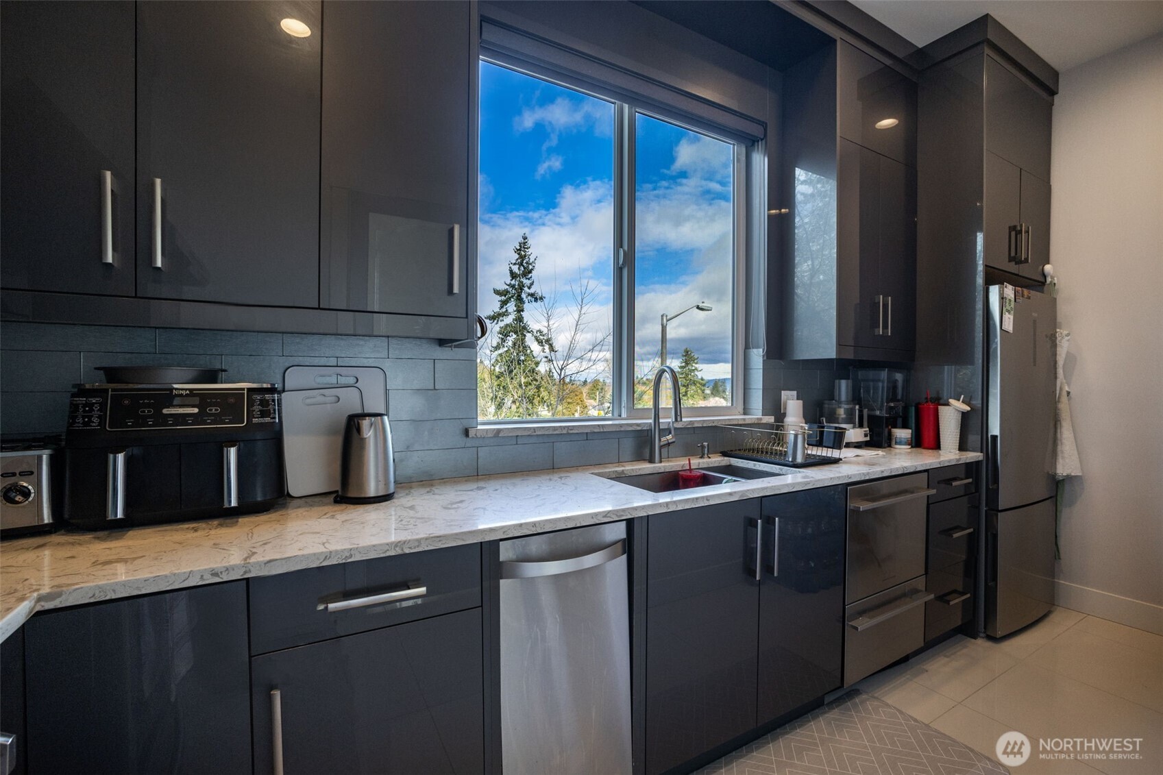 17323 Military Rd S , SeaTac, WA 98188