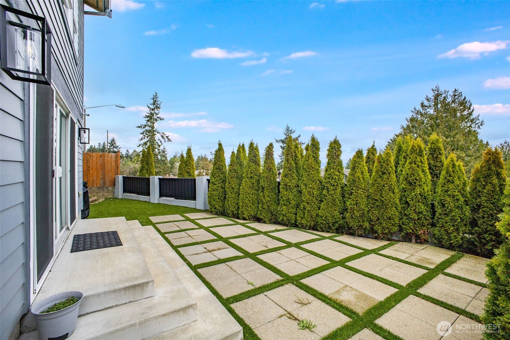 17323 Military Rd S , SeaTac, WA 98188