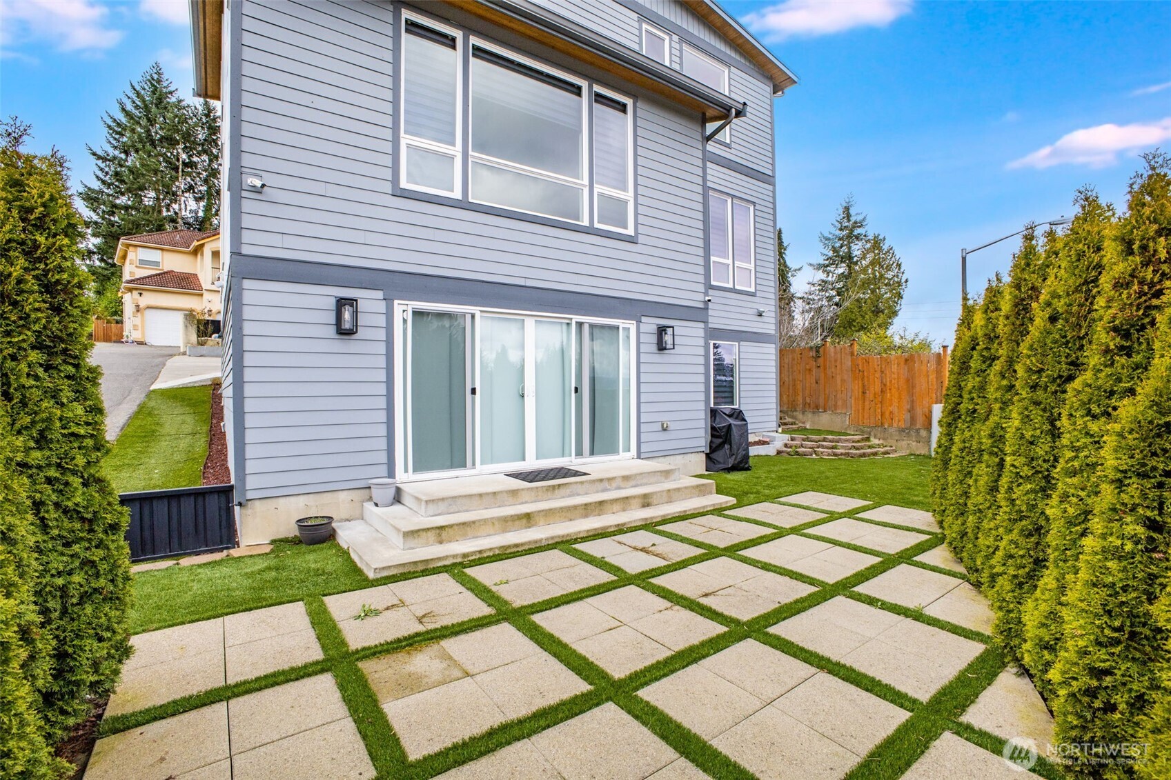 17323 Military Rd S , SeaTac, WA 98188