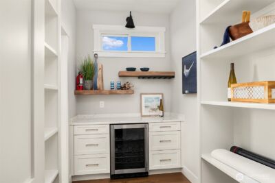 8004 Burke Avenue N, Seattle, WA 98103 - Photo 12