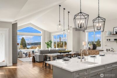 8004 Burke Avenue N, Seattle, WA 98103 - Photo 2