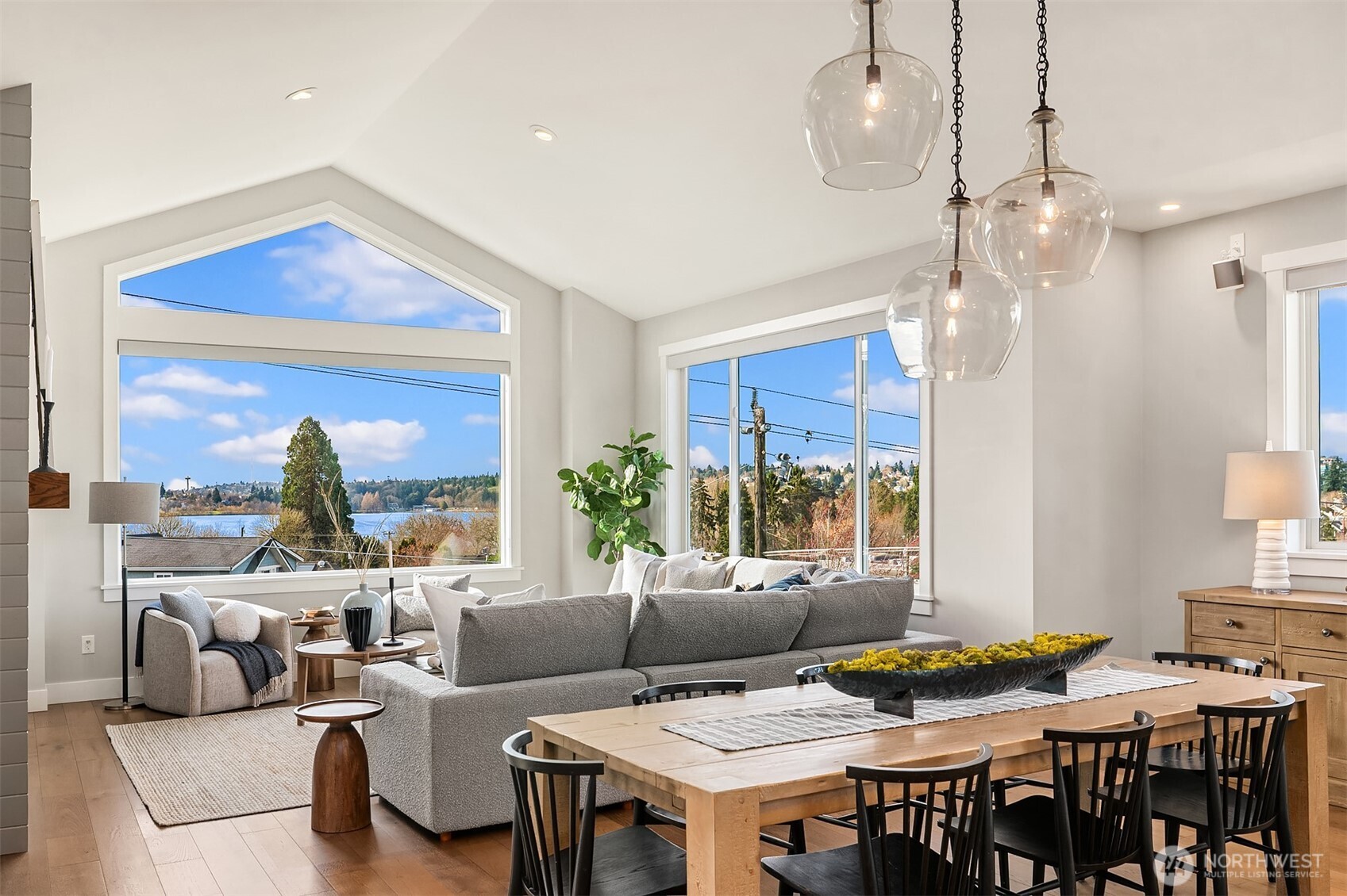 8004 Burke Avenue N, Seattle, WA 98103