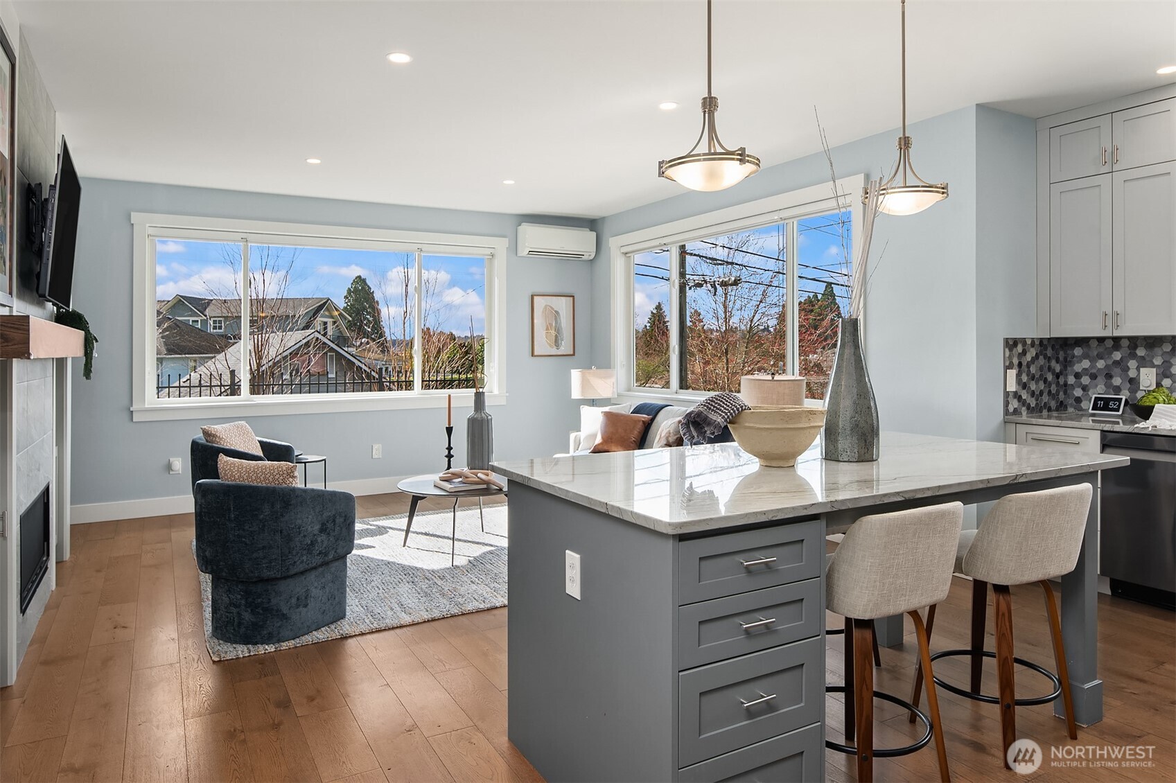 8004 Burke Avenue N, Seattle, WA 98103