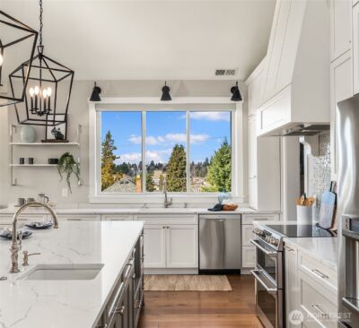 8004 Burke Avenue N, Seattle, WA 98103 - Photo 9