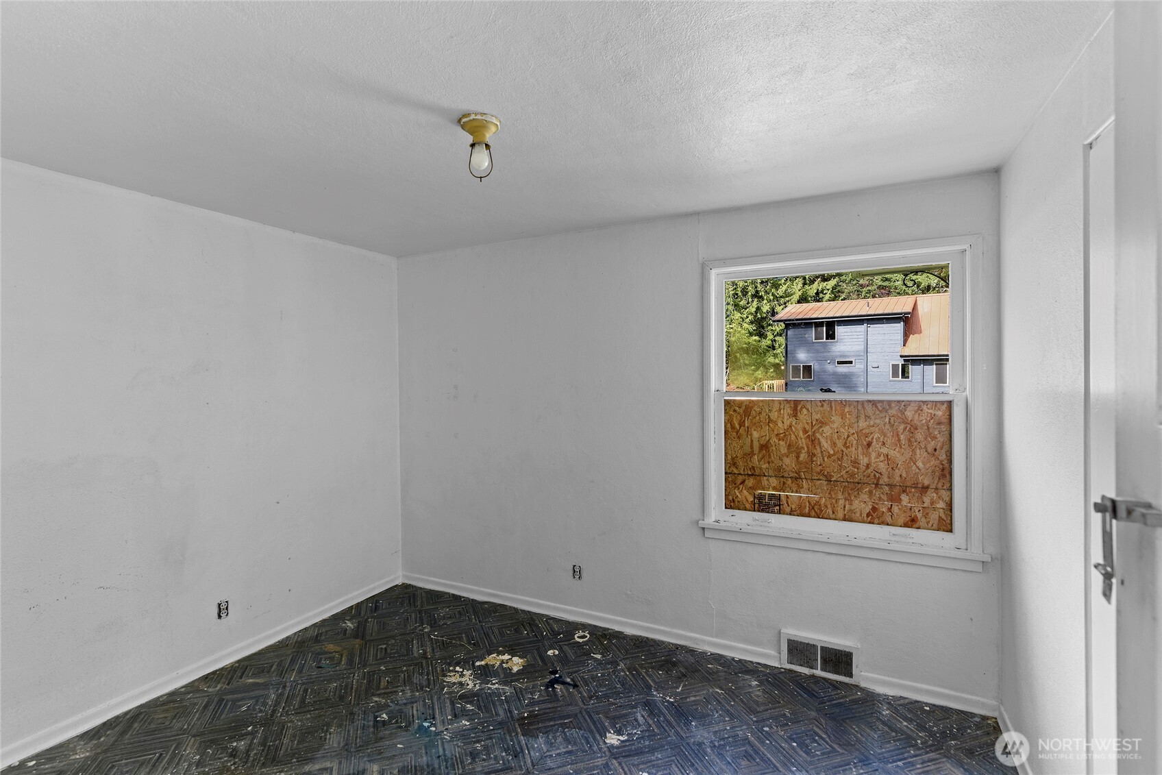 34262 Pilot Point Road NE, Kingston, WA 98346