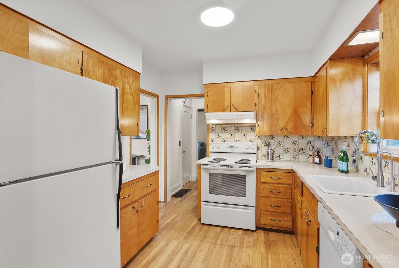 10740 Interlake Avenue N, Seattle, WA 98133