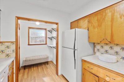 10740 Interlake Avenue N, Seattle, WA 98133 - Photo 7