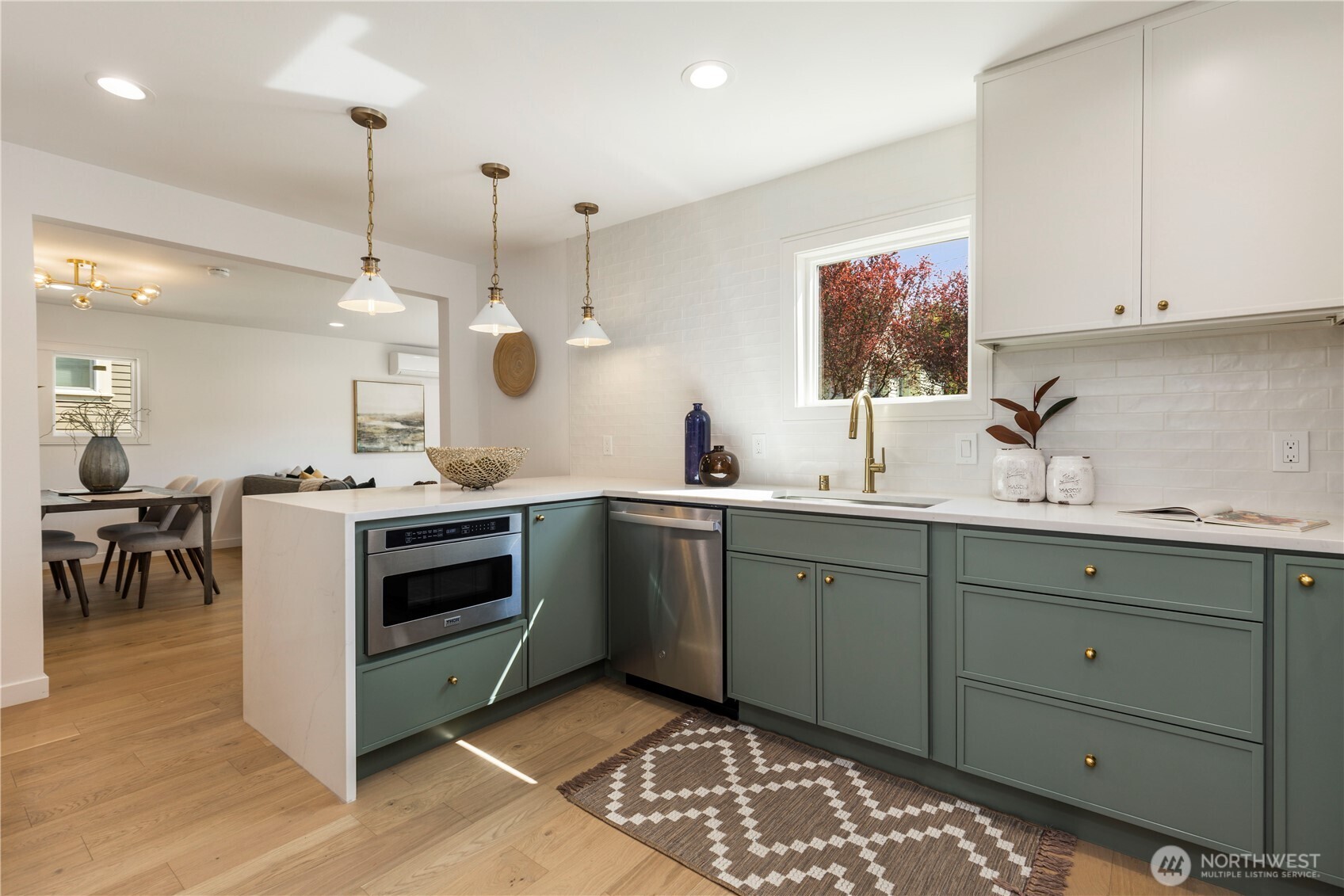 828 NE 95th Street , Seattle, WA 98115