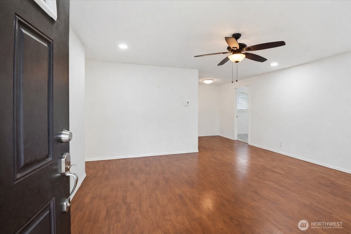 4404 SE 3rd Place , Renton, WA 98059