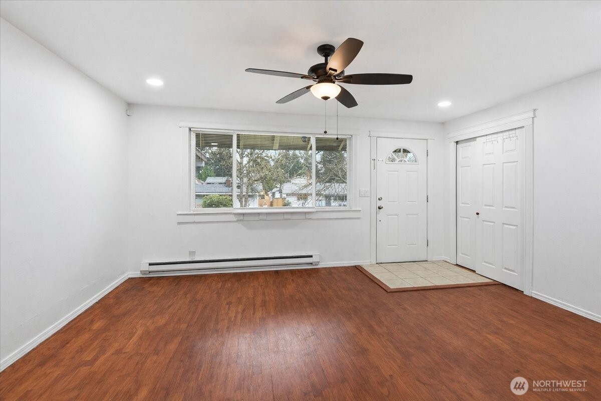4404 SE 3rd Place , Renton, WA 98059