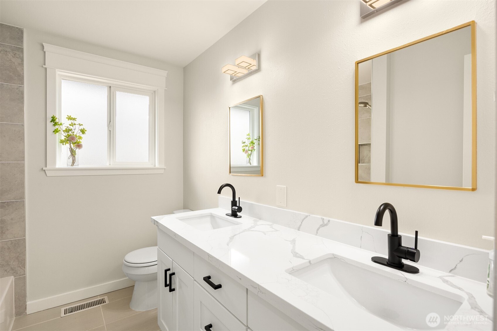 5306 26th Avenue S, Seattle, WA 98110