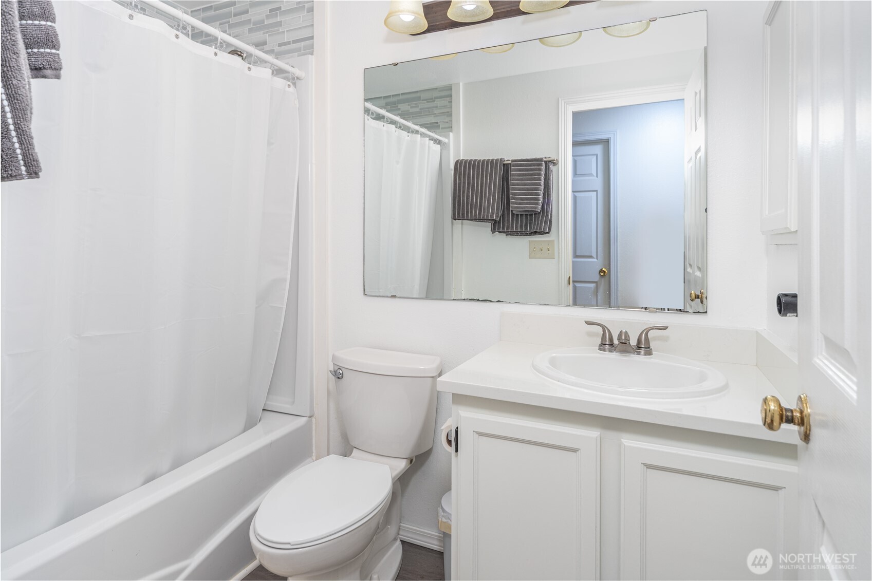 7601 Concord Lane NE #E101, Bremerton, WA 98311