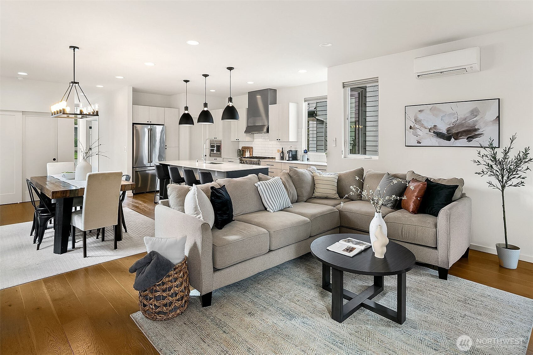 9212 11th Avenue NW, Seattle, WA 98117