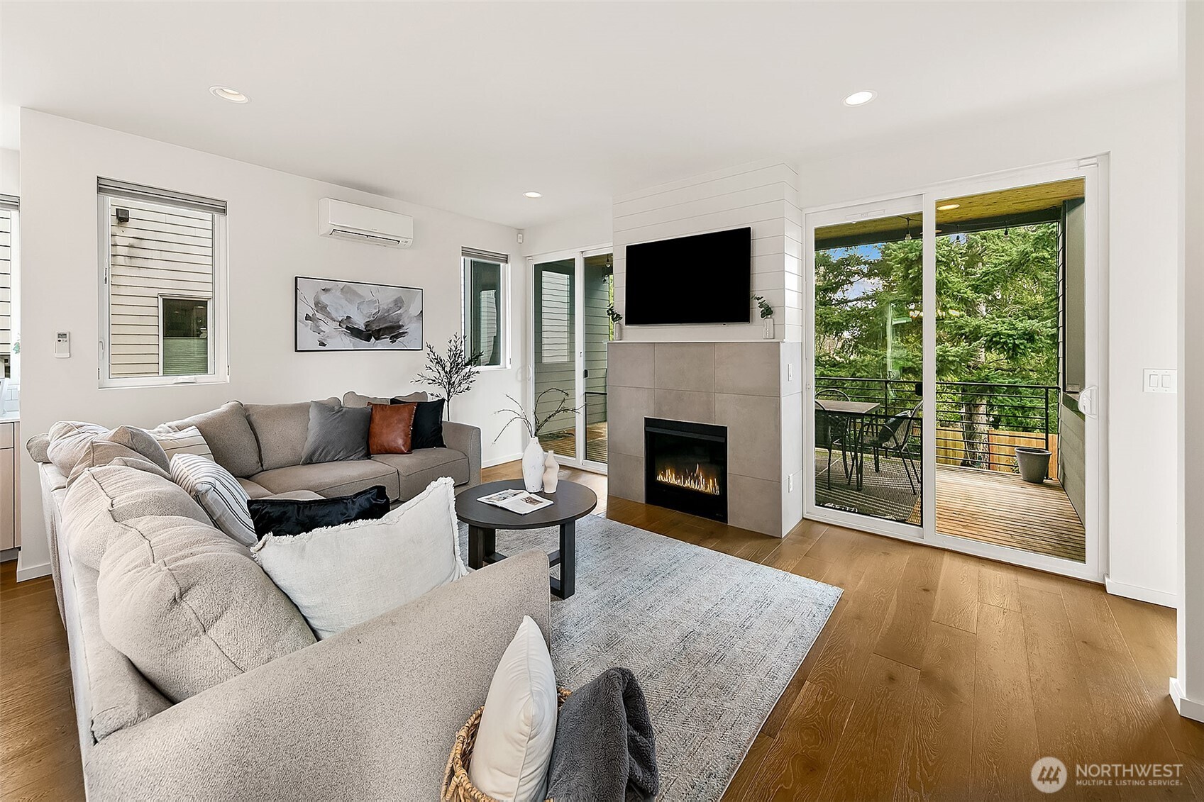 9212 11th Avenue NW, Seattle, WA 98117