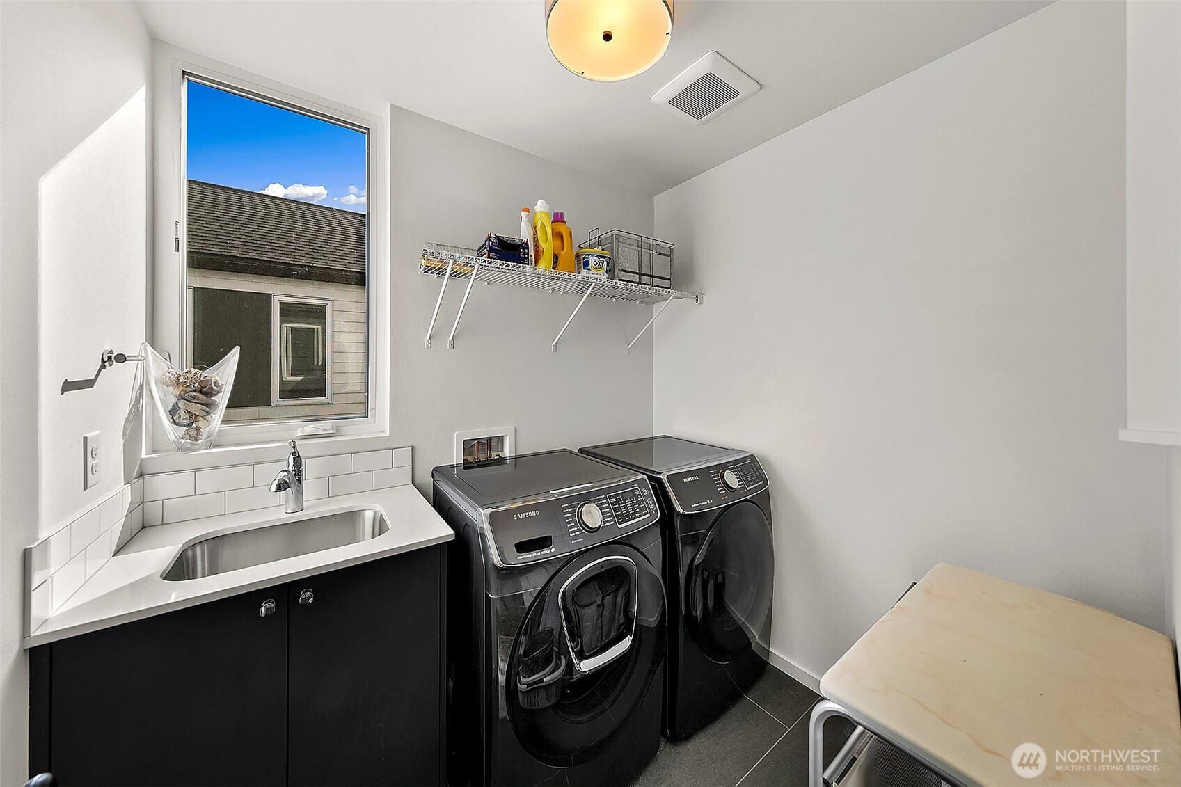 9212 11th Avenue NW, Seattle, WA 98117