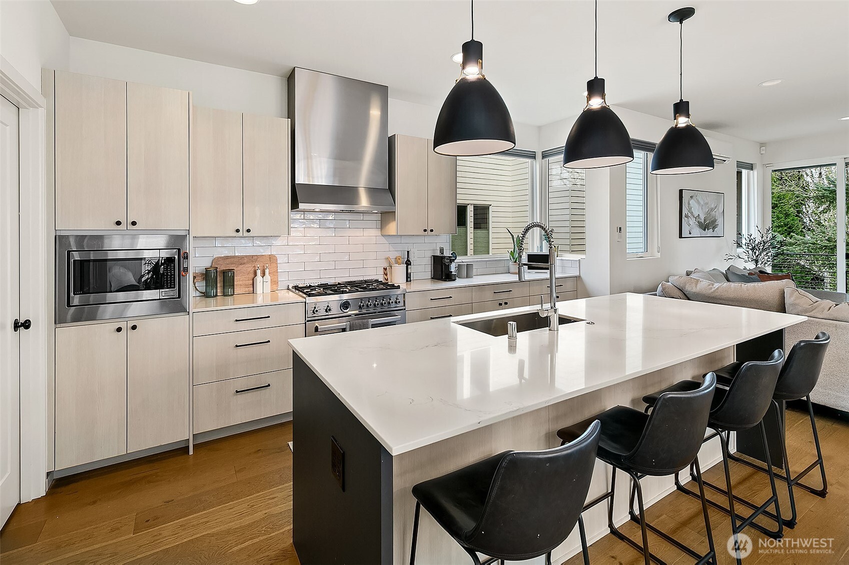 9212 11th Avenue NW, Seattle, WA 98117