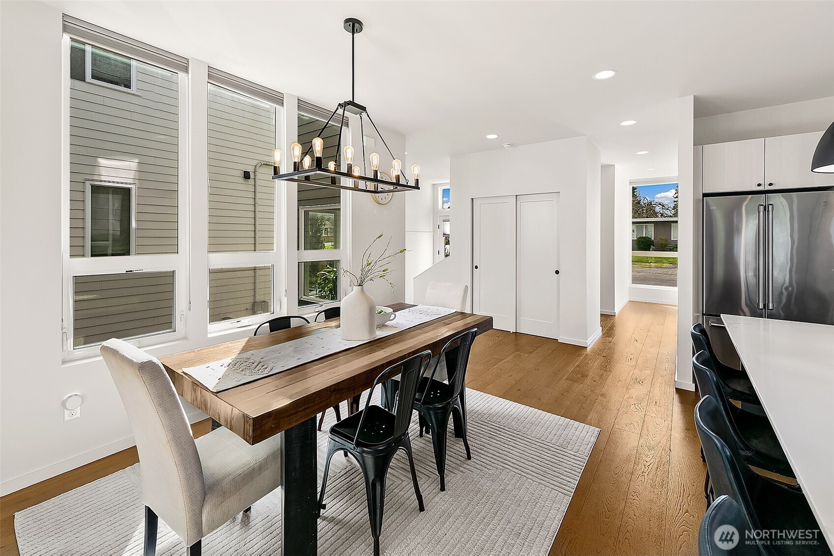 9212 11th Avenue NW, Seattle, WA 98117