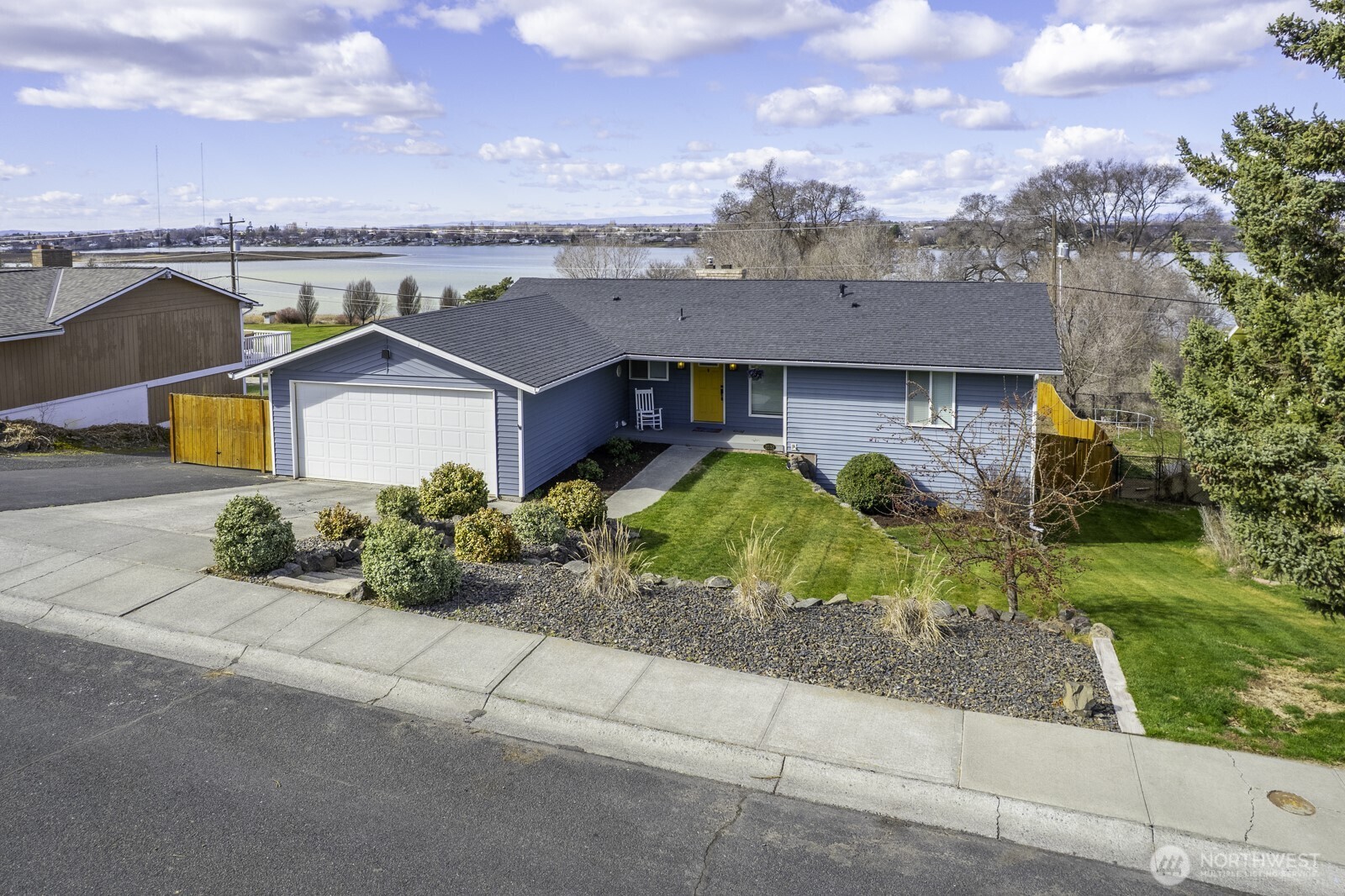 2032 S Beaumont Drive , Moses Lake, WA 98837