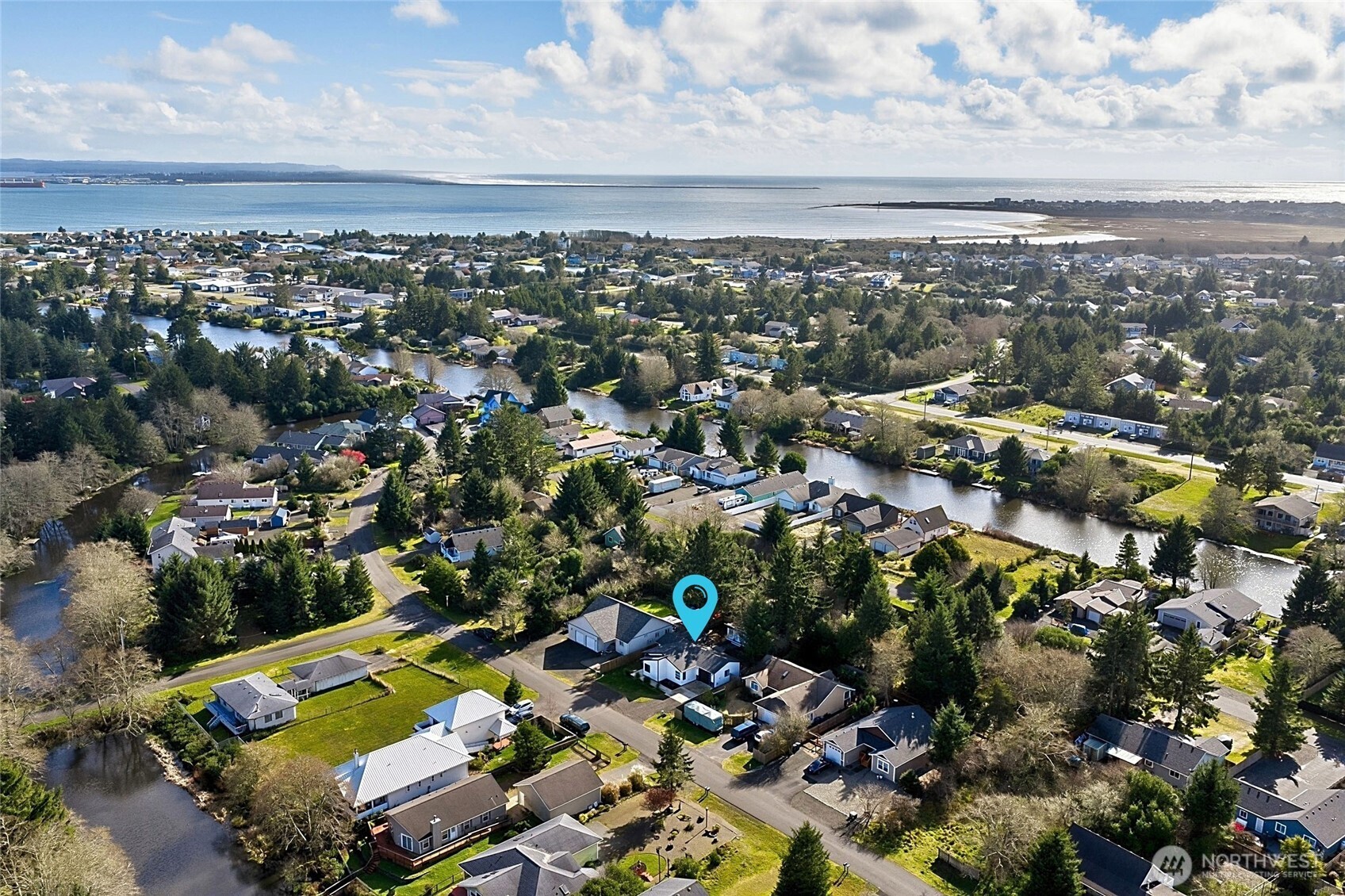 793 Island Circle SE, Ocean Shores, WA 98569