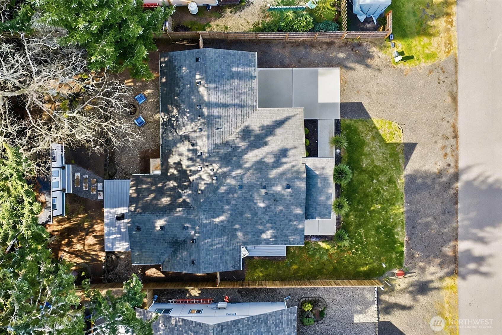 793 Island Circle SE, Ocean Shores, WA 98569