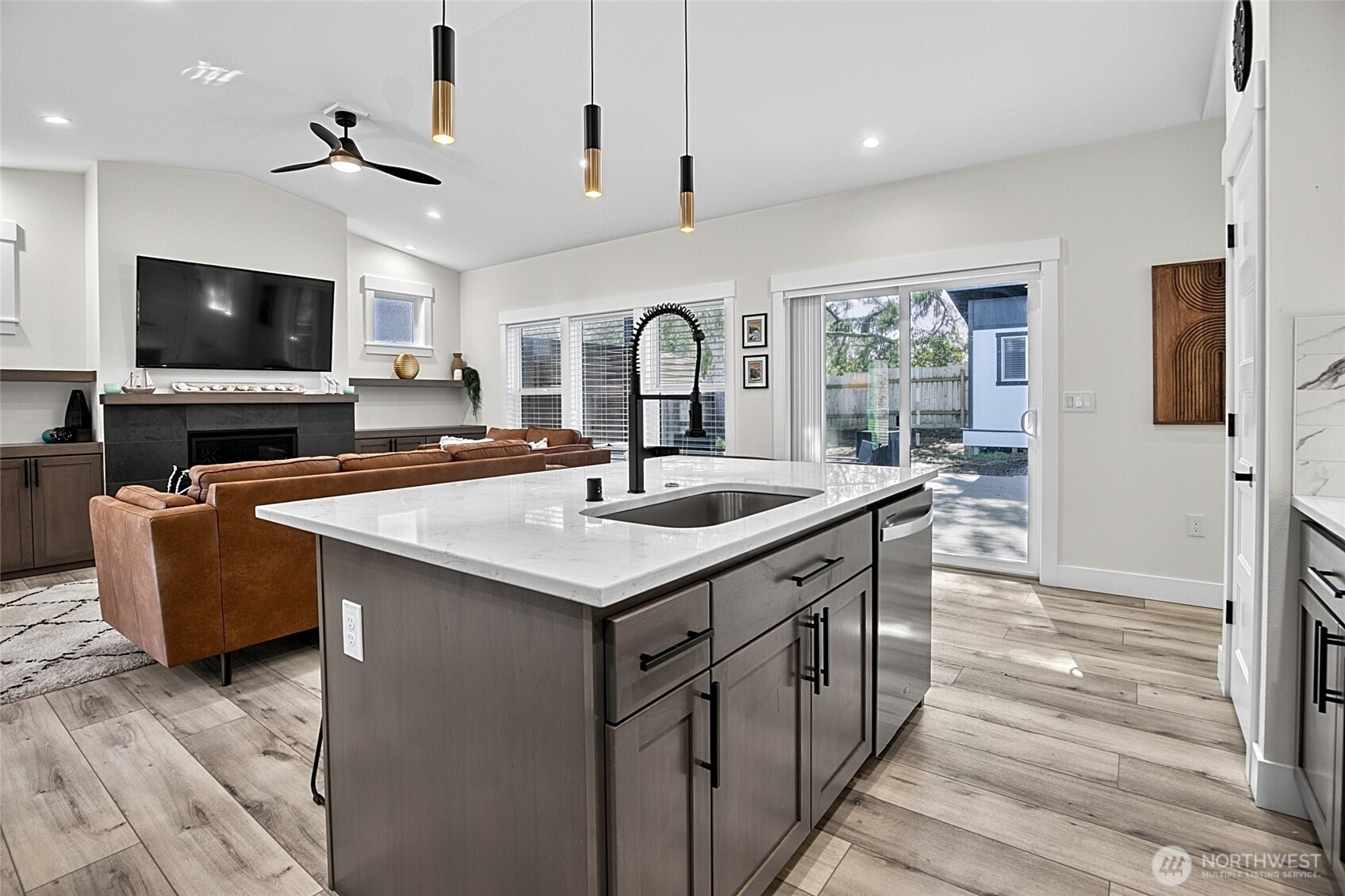 793 Island Circle SE, Ocean Shores, WA 98569