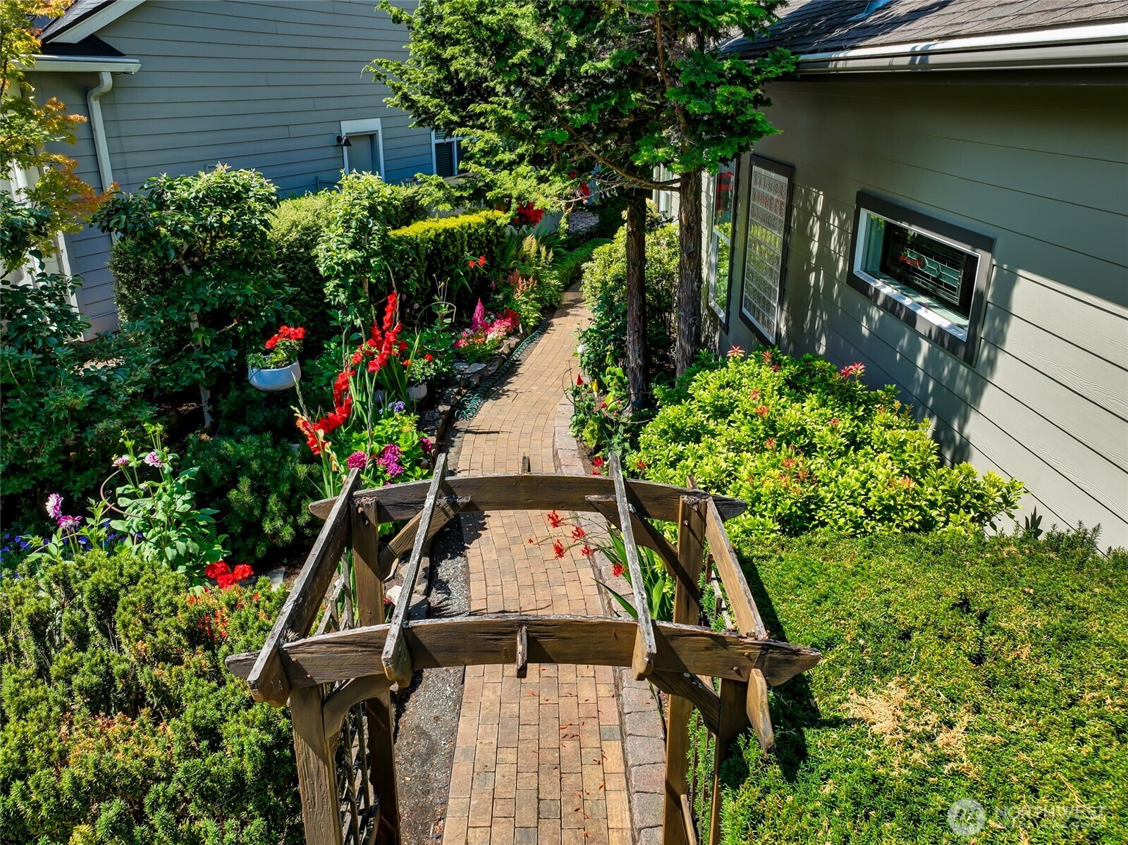 12521 237th Way NE, Redmond, WA 98053