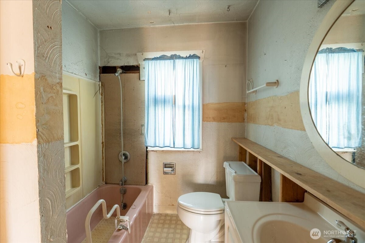 5221 S Park Avenue , Tacoma, WA 98408