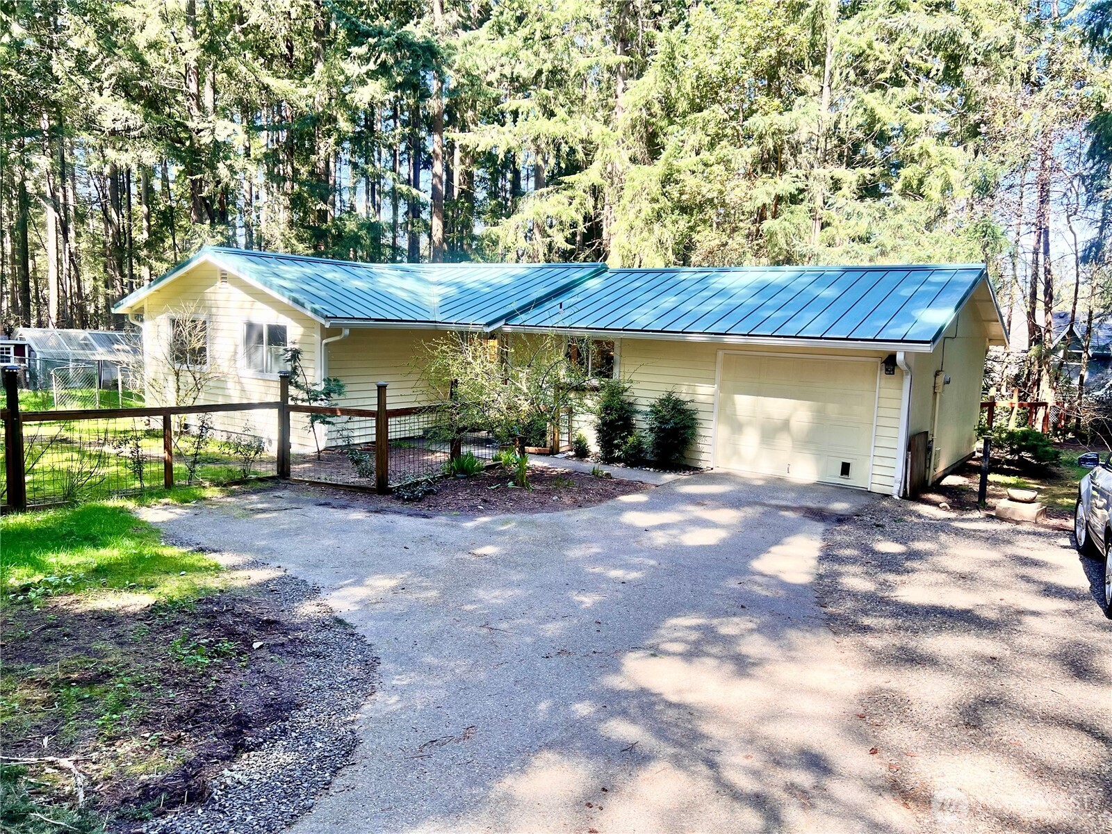 805 Island Boulevard , Fox Island, WA 98333