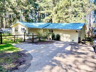 805 Island Boulevard , Fox Island, WA 98333