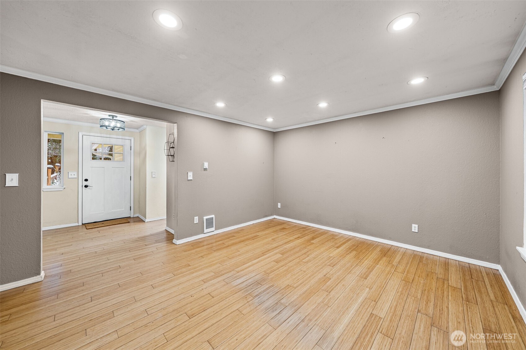 805 Island Boulevard , Fox Island, WA 98333